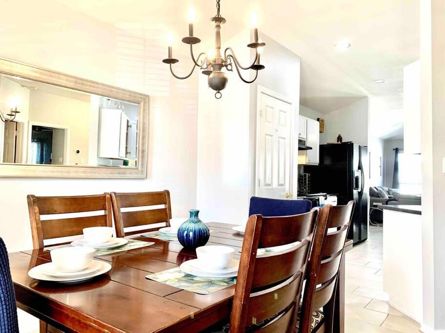 Modern Updates - Great Location - King Bed- Bmt San Antonio Exteriör bild